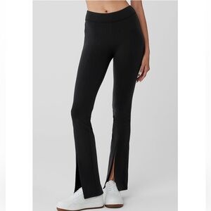 Alo Yoga Airbrush High-Waist Flutter Legging - Black
